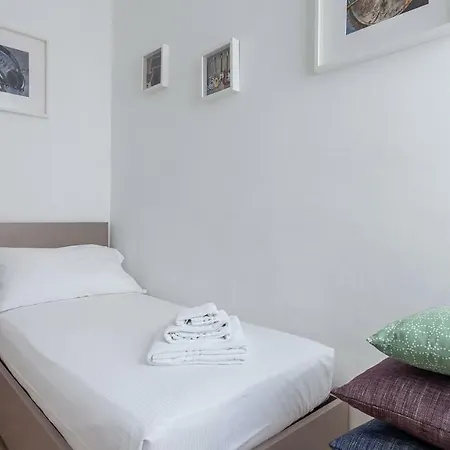 Italianway-Volta Appartement Milaan Buitenkant foto